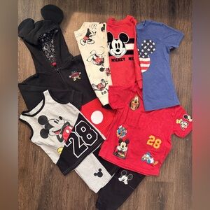 8 piece Mickey Mouse bundle